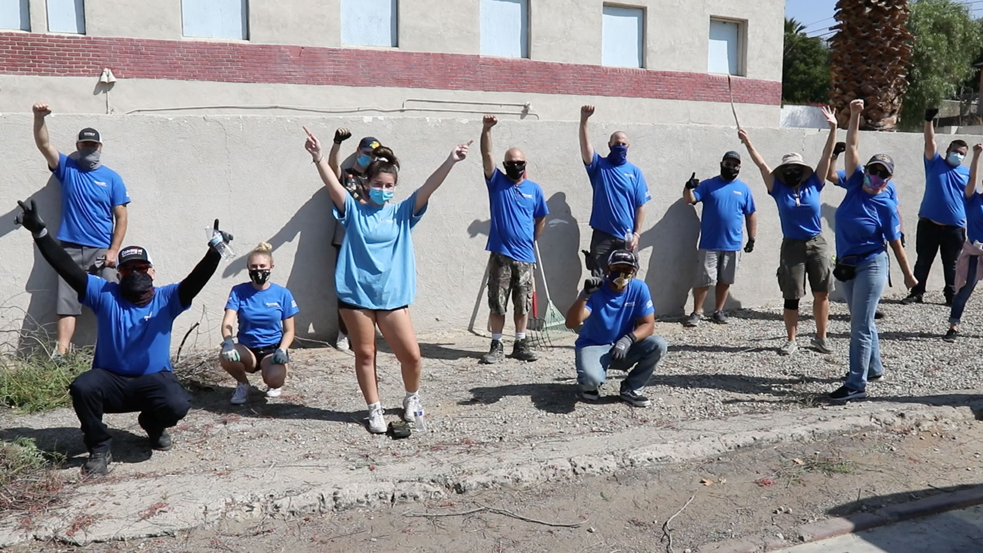 Convergint employees volunteering