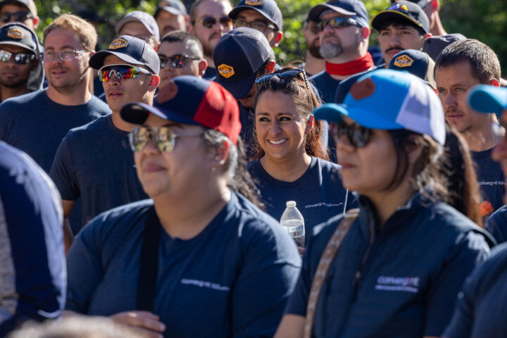 Convergint workers outside