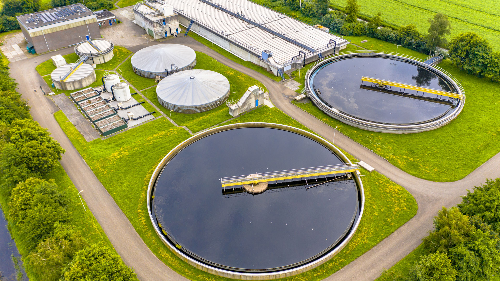 Water treatment plant for sewage waste water